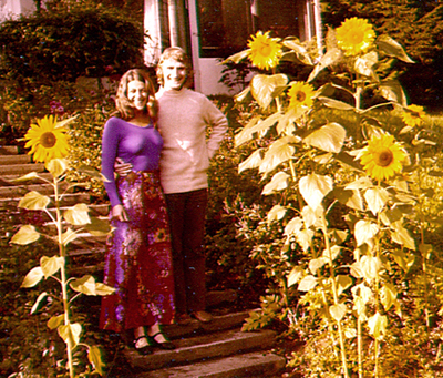 1974SuzeeAndJamesW400.jpg